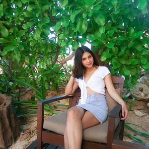 Meet your Posher, Andrea